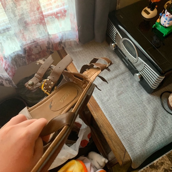 SANDALS - Picture 2 of 4